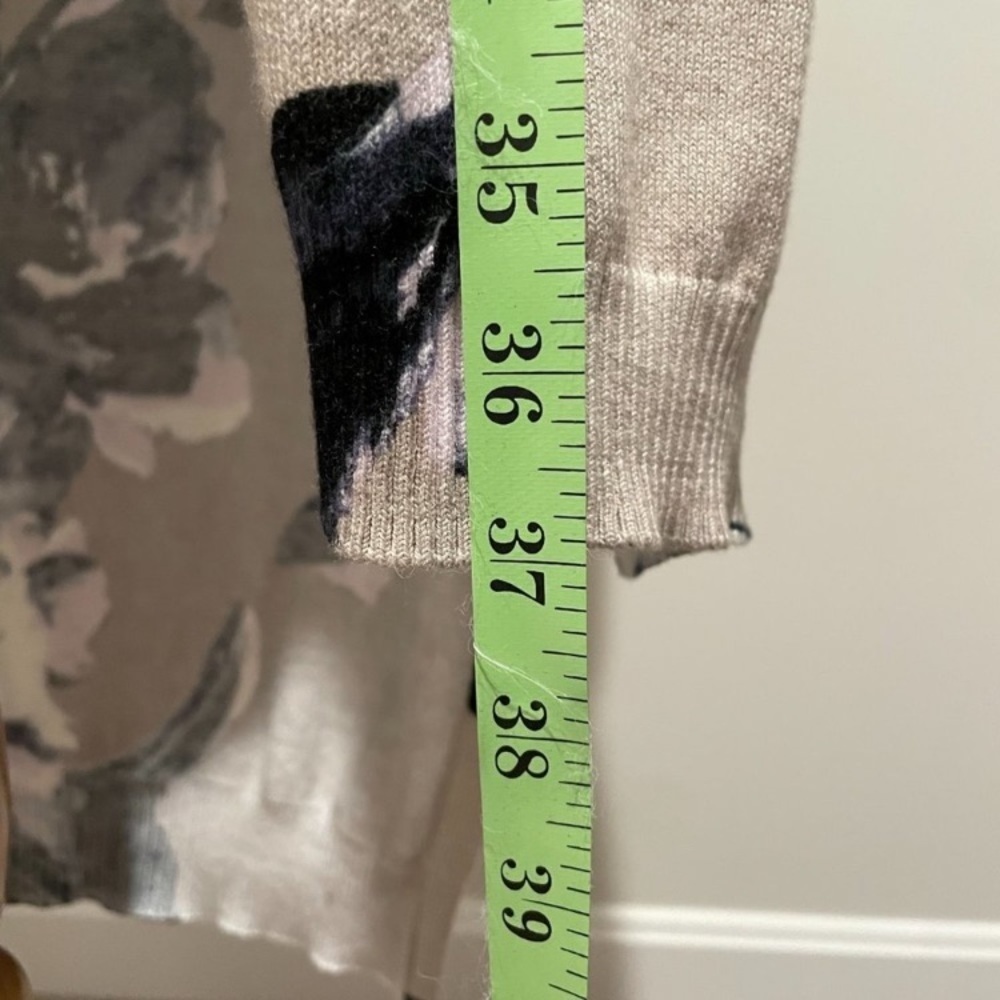Cardigan Sweater knee length by‎ The Limited. Lightweight sweater Size Small. - Picture 7 of 11